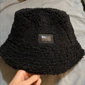 Ugg Sherpa Bucket Hat